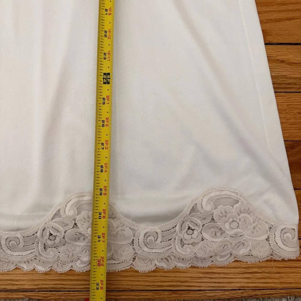 Vntg White Lace Trim Slip Dress Lingerie Floral Scalloped Hem Sz S Retro, Vampy - Picture 6 of 7